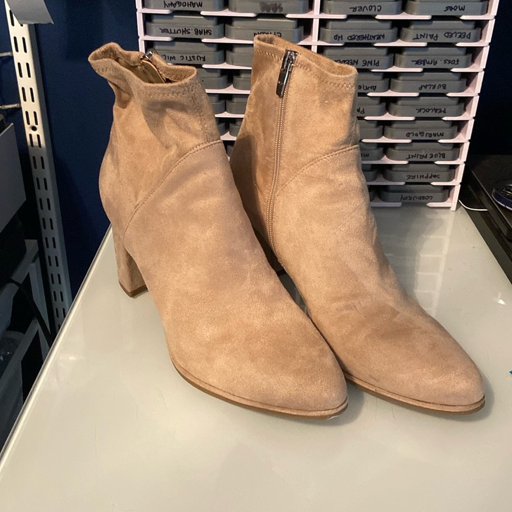 Marc Fisher Suede Dyvine Boot Size 10